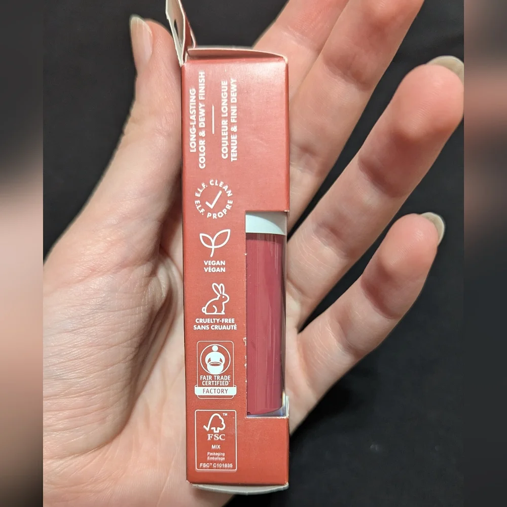 e.l.f. Camo Liquid Blush Color: Berry Well